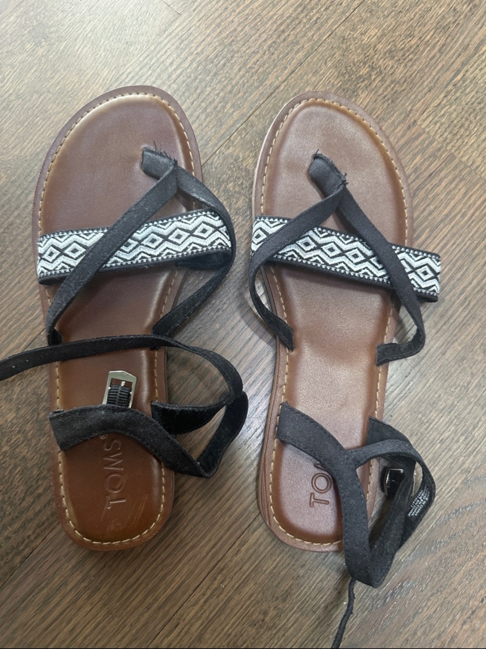TOMS Black Strappy Sandals with Brown Footbed and Patterned Crossband